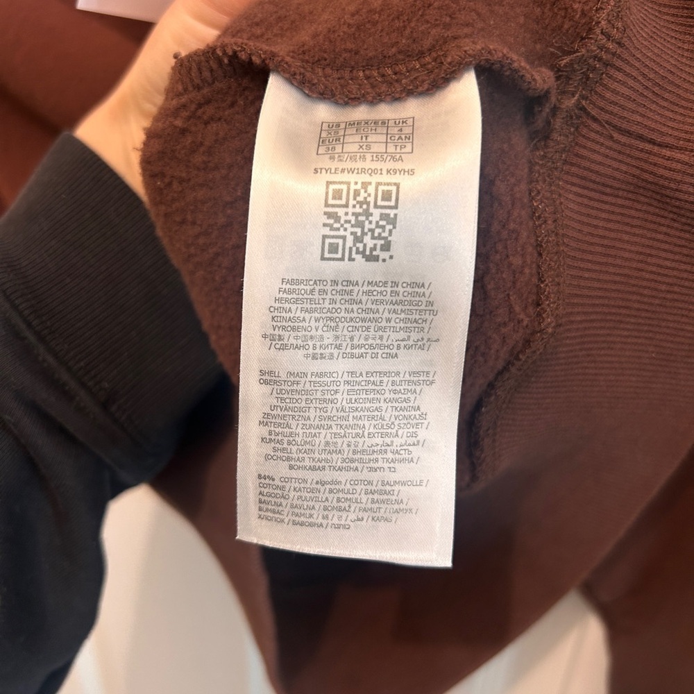 Brand new with tags • Guess • Sweatshirt size XS - Picture 8 of 8